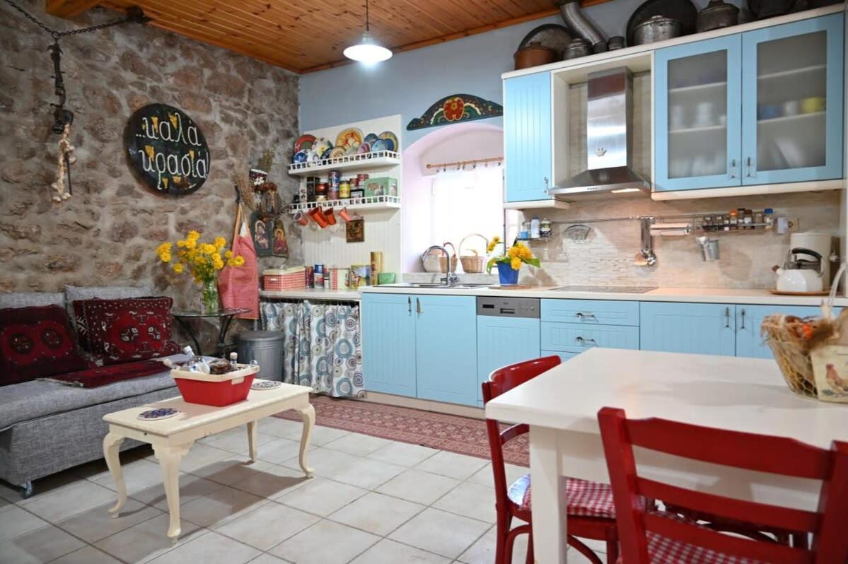 Kalavrita Winter Retreat - Homely Spacious Chalet Áno Vlasía Bagian luar foto