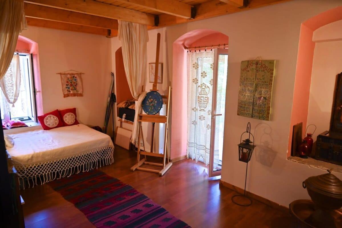 Kalavrita Winter Retreat - Homely Spacious Chalet Áno Vlasía Bagian luar foto