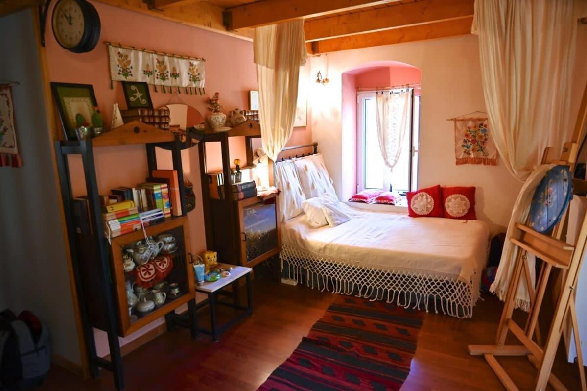 Kalavrita Winter Retreat - Homely Spacious Chalet Áno Vlasía Bagian luar foto