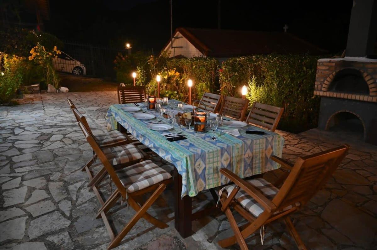 Kalavrita Winter Retreat - Homely Spacious Chalet Áno Vlasía Bagian luar foto